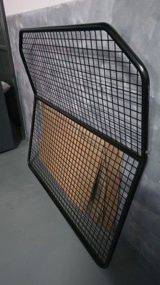 Reja trasera VW Caddy