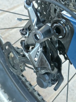 Vendo CANNONDALE MOTERRA NEO CARBON 2