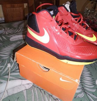Nike Team Hustle D 7 (GS) Talla 38