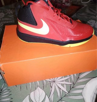 Nike Team Hustle D 7 (GS) Talla 38