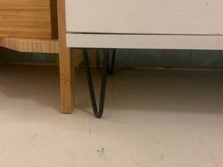 Mueble de baño blanco