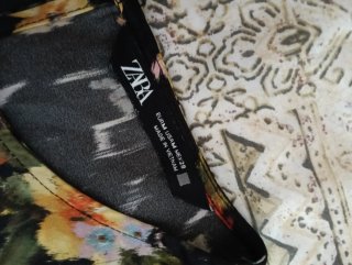 Vestido corto floral negro