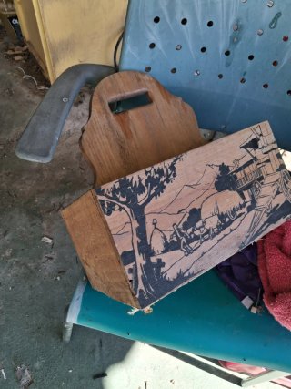 Caja de madera decorada