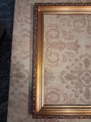 Marcos de madera dorados y blanco hueso