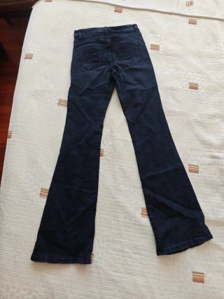 Pantalón vaquero negro acampanado talla 32
