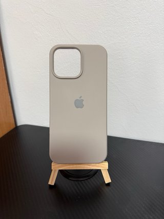 iPhone 16 Pro Max - 256GB - 92% Batería + Fundas