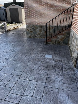 Hormigón impreso pulido y verticales Muros