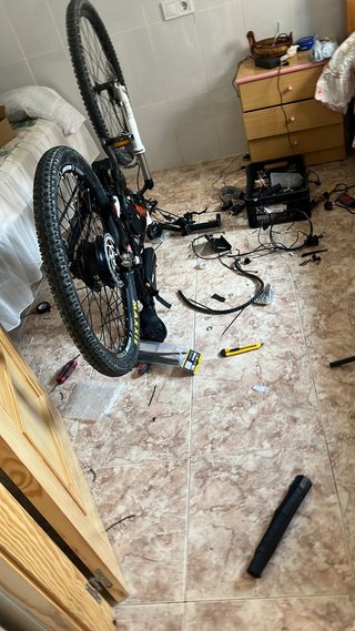MONTAJE Y REPARACIÓN DE BICICLETAS ELÉCTRICAS