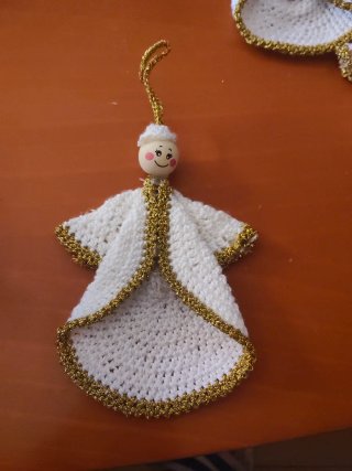 Angelito Navideño Tejido Dorado y Blanco