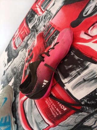 Adidas Botas de Fútbol Rosa y Negro talla 36