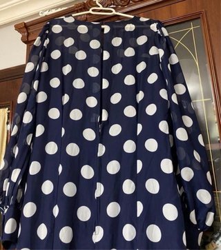 Traje de flamenca azul con lunares blancos