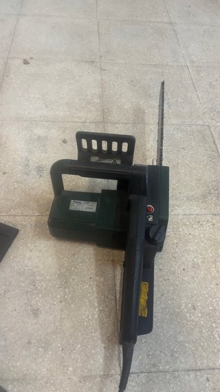Motosierra Eléctrica con Cable