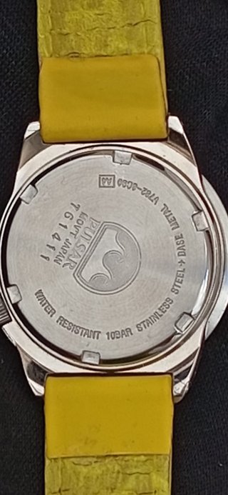 Reloj Pulsar Mujer Negro y Amarillo