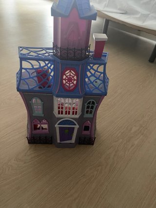 Castillo de muñecas Monster High