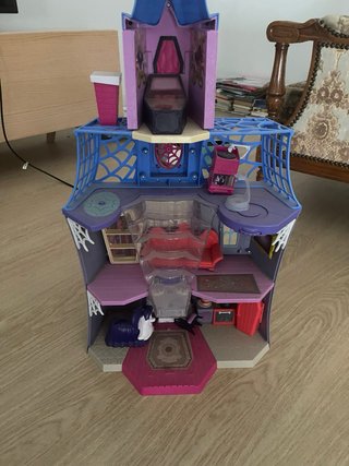 Castillo de muñecas Monster High