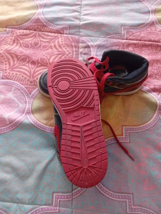 Nike Jordan Negro y Rojo