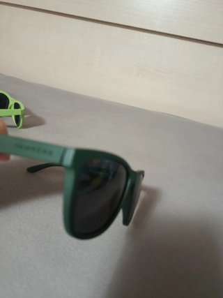 Pack 7 Gafas de sol de fiesta, inculye una hawkes