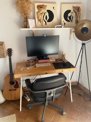 Escritorio minimalista madera y metal