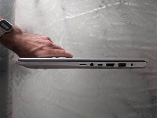 ASUS VivoBook X512D RYZ 3 - 8GB RAM