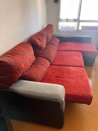 Sofá modular rojo y gris