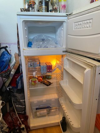 Nevera BEKO con congelador