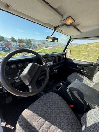 Land Rover Defender 2004