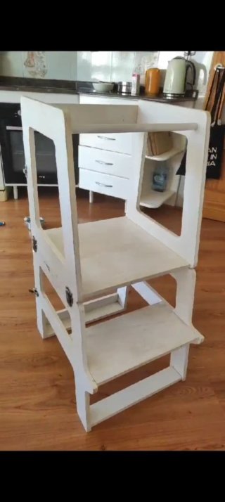 Torre de aprendizaje + mesa / silla de madera