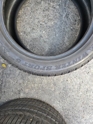Neumáticos Dunlop 255/50/19/ al 90% de vida.