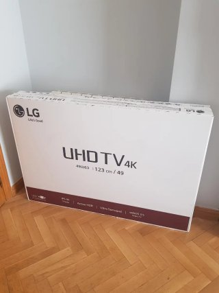 Televisor LG UHD TV Negro