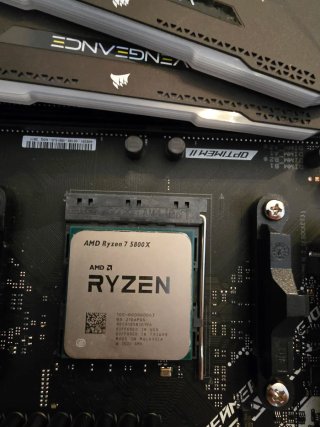 CPU AMD Ryzen 7 5800X