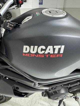 Ducati Monster 797 DARK 2018 16.410km impecable