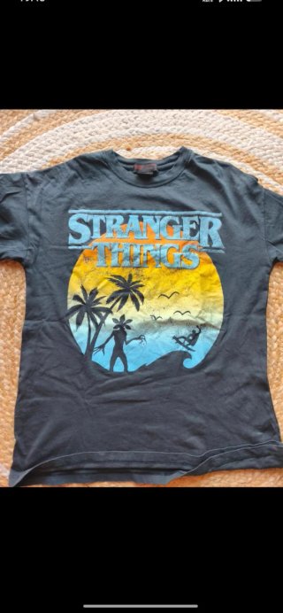 Camiseta + parche Stranger Things