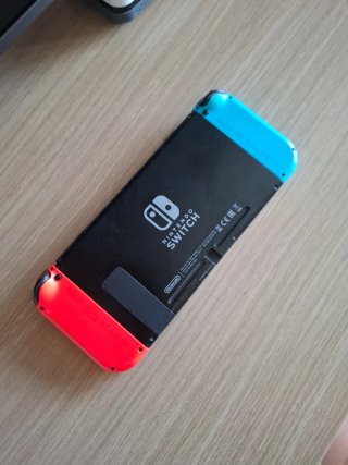 Nintendo Switch Azul y Rojo (solo funciona en tv )