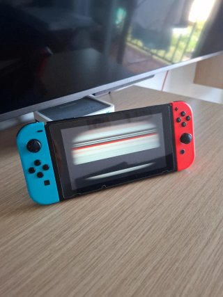 Nintendo Switch Azul y Rojo (solo funciona en tv )