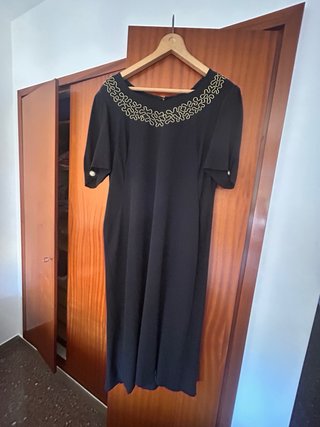 Vestido de fiesta negro y dorado