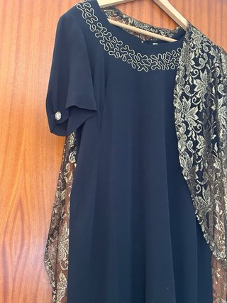 Vestido de fiesta negro y dorado