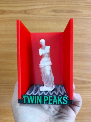Diorama Twin Peaks Black Lodge con Venere di Milo
