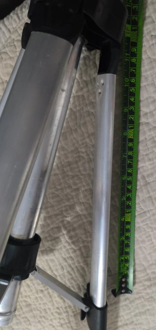 Trípode con nivel extensible