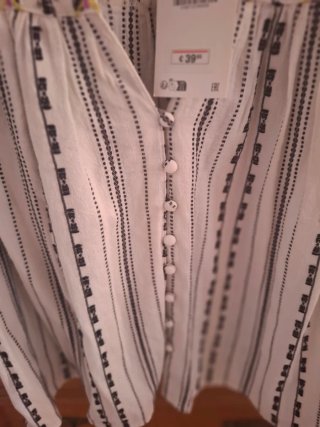 Blusa Zara bordada talla S