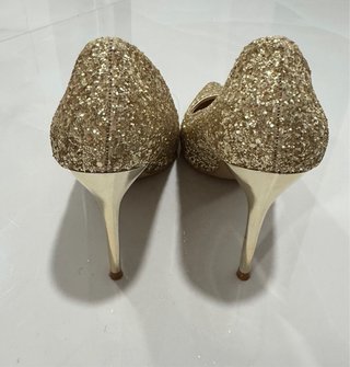 Tacones Dorados Brillantes