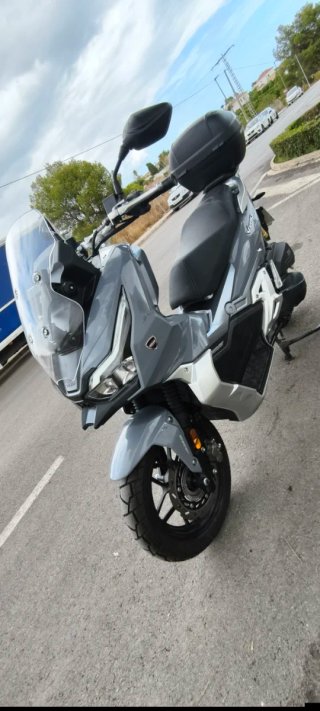 Motor Hispania VR 10 2025 2400 km 125cc garantía!