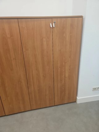 Armario de oficina de madera