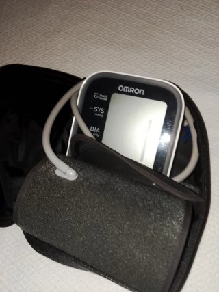 Tensiómetro Omron M7