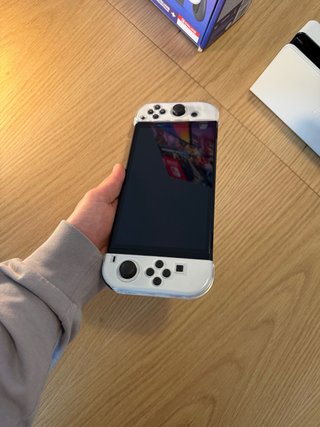 Nintendo Switch OLED + Custodia