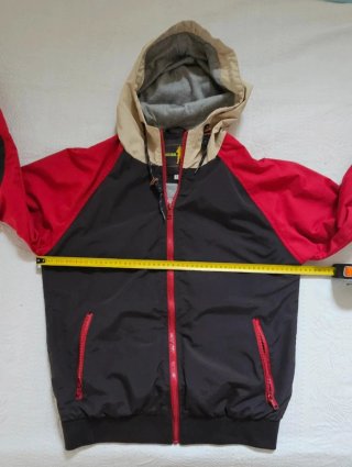 Chaqueta deportiva color Rojo y negro Talla L