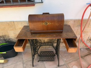 Máquina de coser Singer antigua