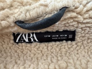 Cazadora larga de Zara talla M
