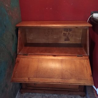 Escritorio antiguo de madera