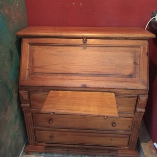 Escritorio antiguo de madera