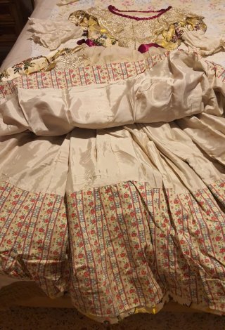 Traje de Fallera Marfil y Seda